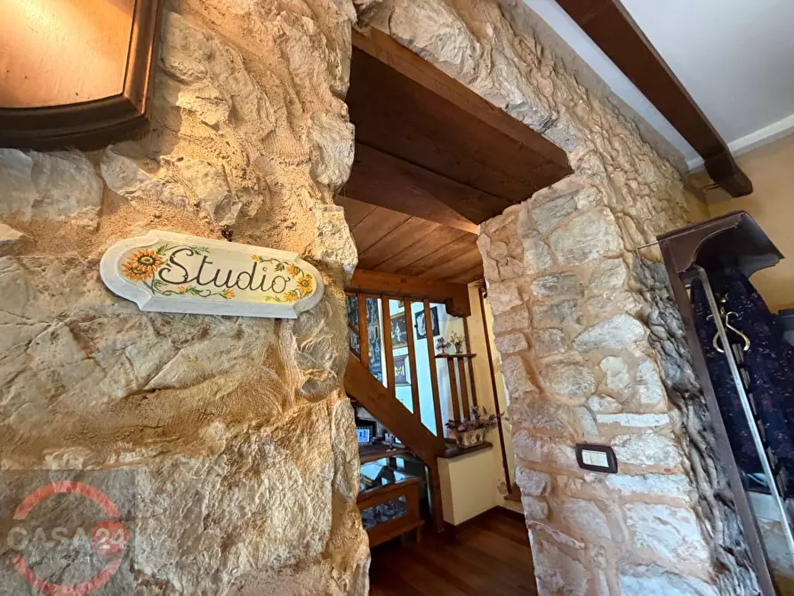 Immagine 102 di Villa in vendita  in Via Nuova a Sezze