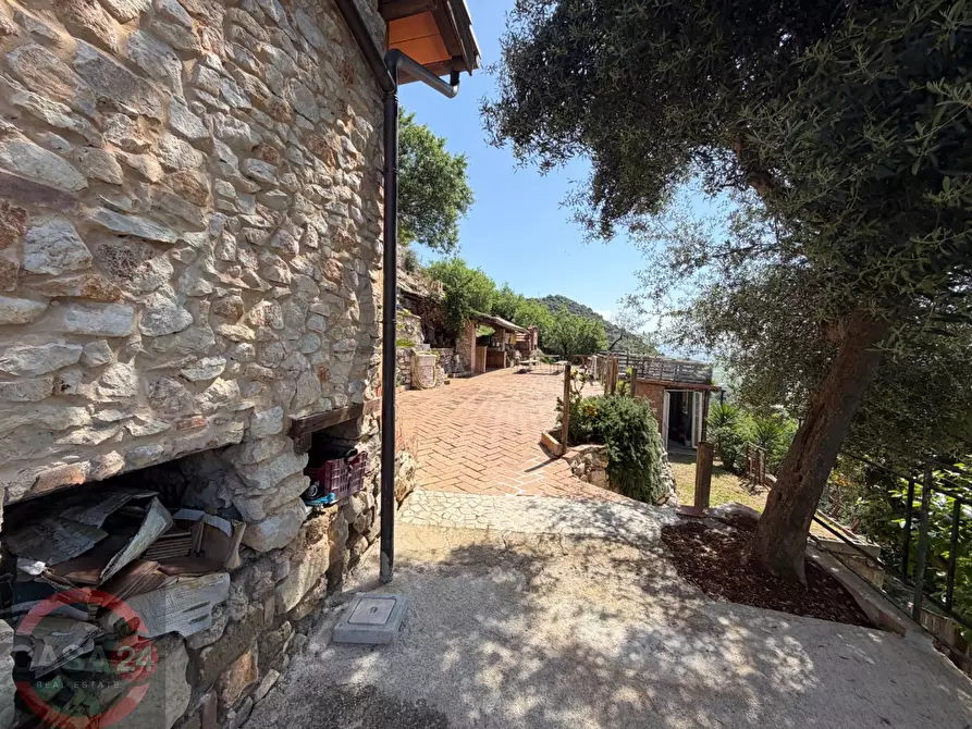 Immagine 104 di Villa in vendita  in Via Nuova a Sezze