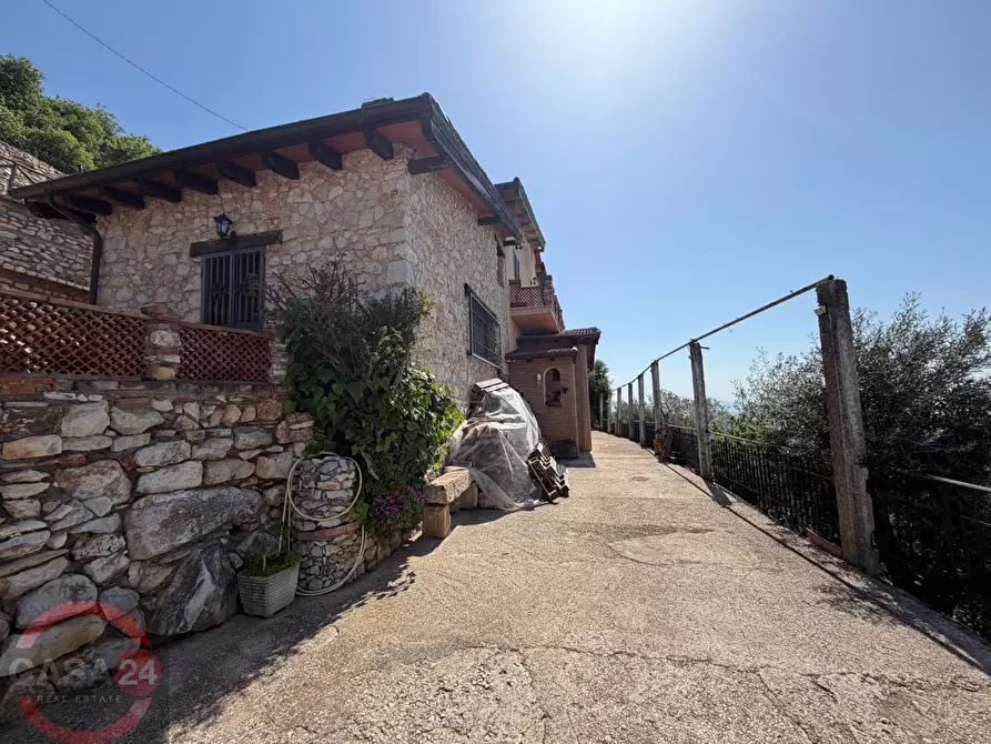 Immagine 119 di Villa in vendita  in Via Nuova a Sezze