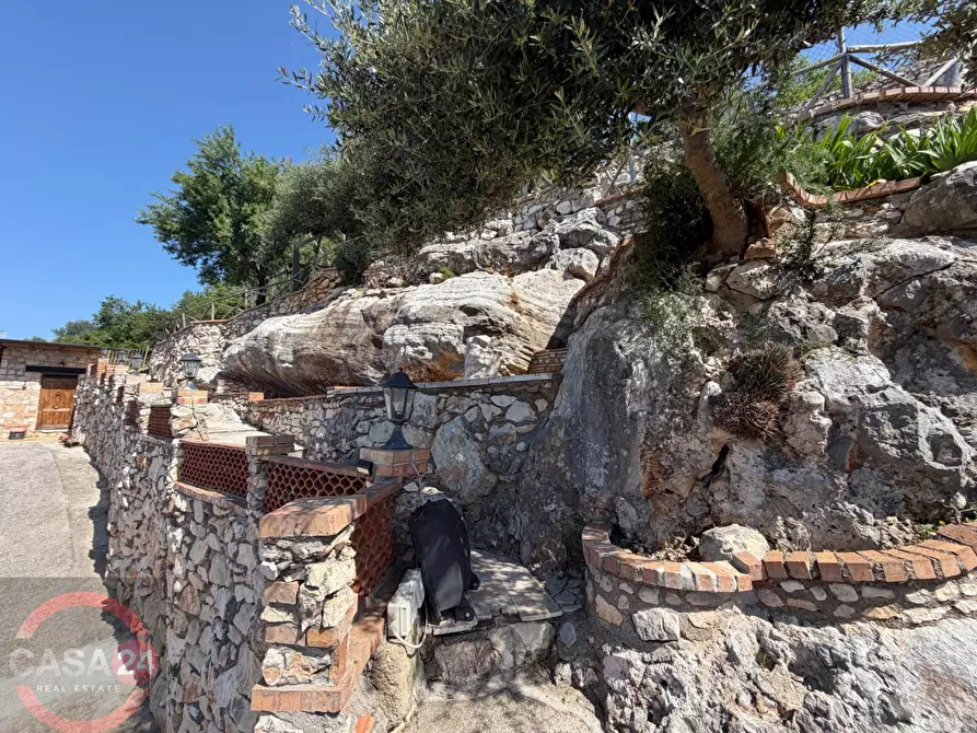 Immagine 120 di Villa in vendita  in Via Nuova a Sezze