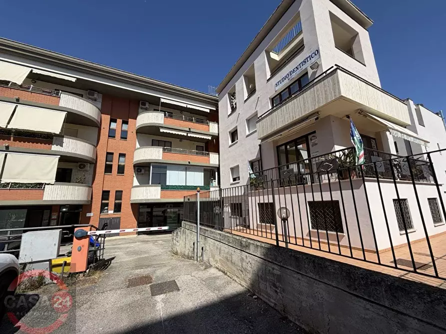Immagine 16 di Locale commerciale in vendita  in Via dell'Irto a Bassiano