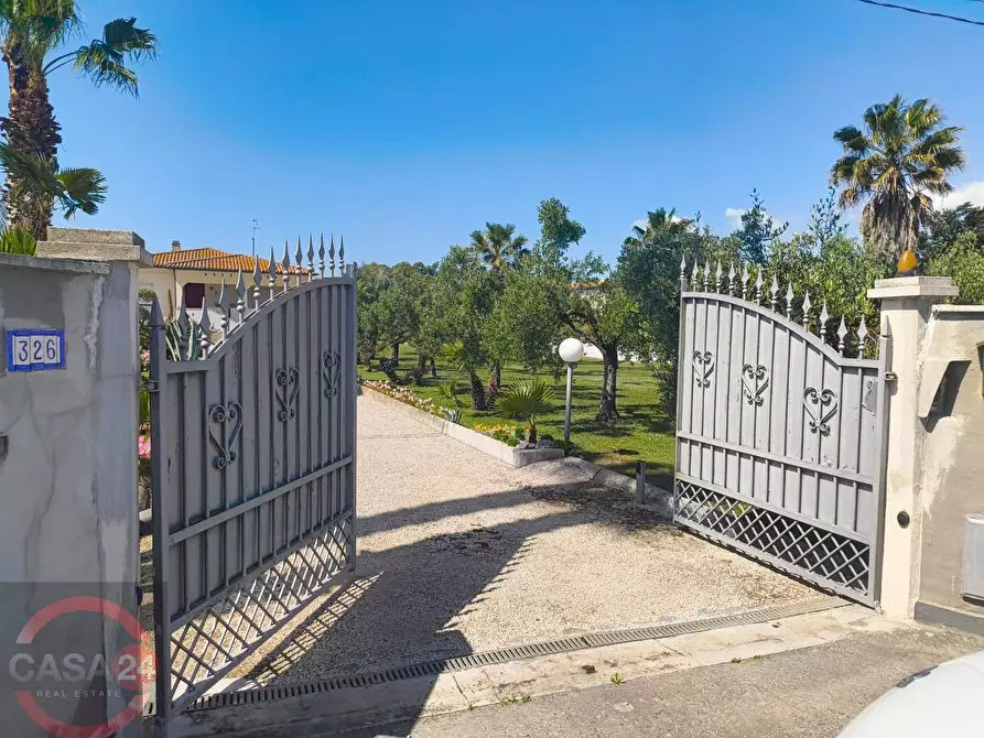 Immagine 43 di Villa in vendita  in via Pontina km 80 a Latina