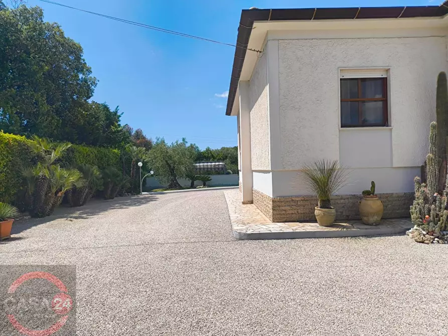 Immagine 46 di Villa in vendita  in via Pontina km 80 a Latina
