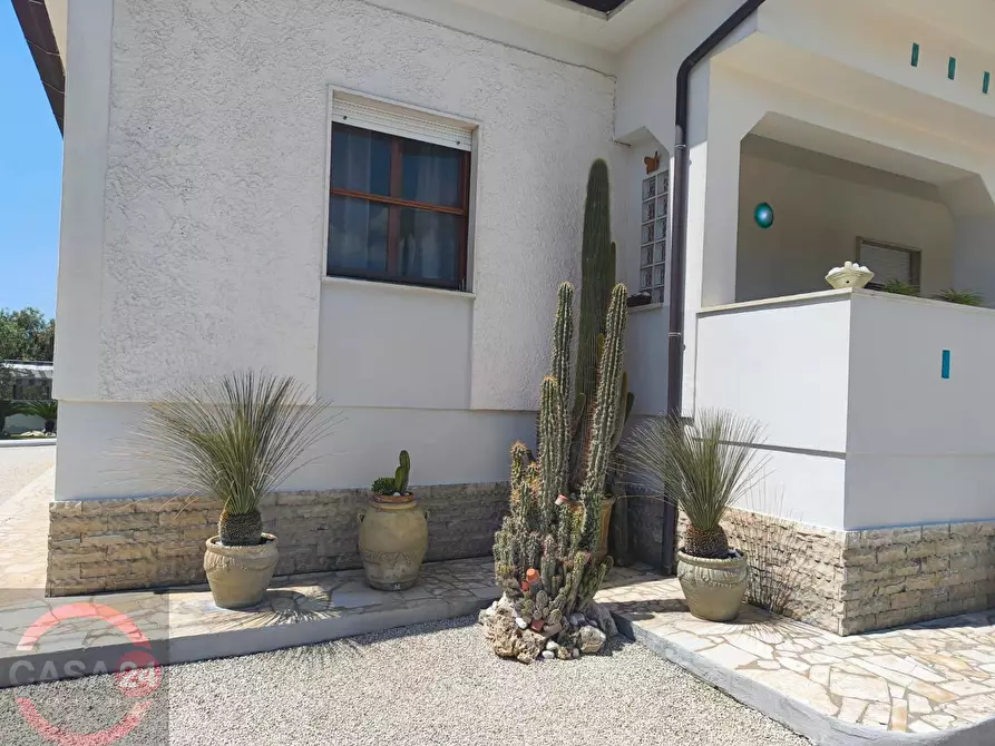 Immagine 51 di Villa in vendita  in via Pontina km 80 a Latina