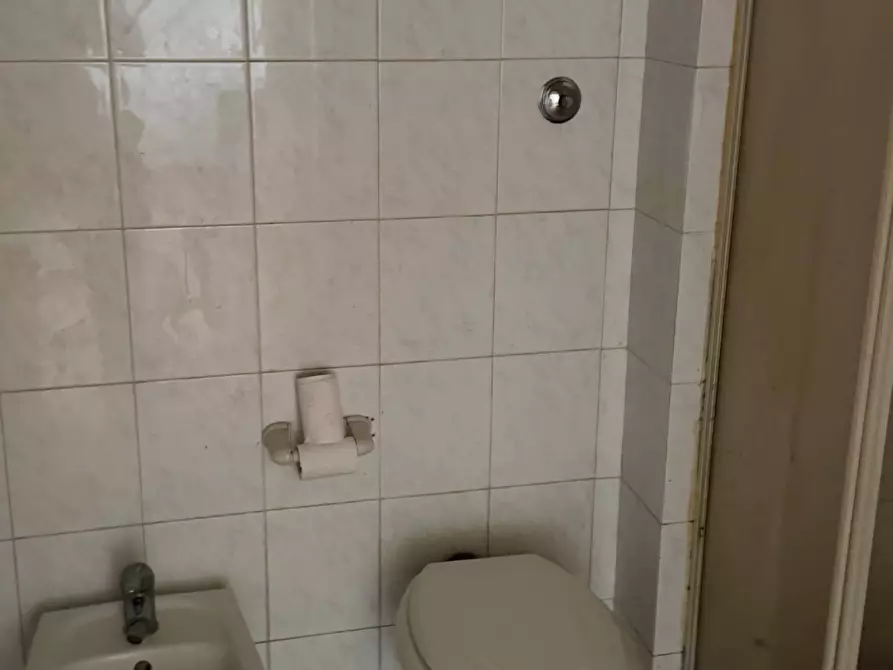 Immagine 11 di Appartamento in vendita  in via capraia a Latina
