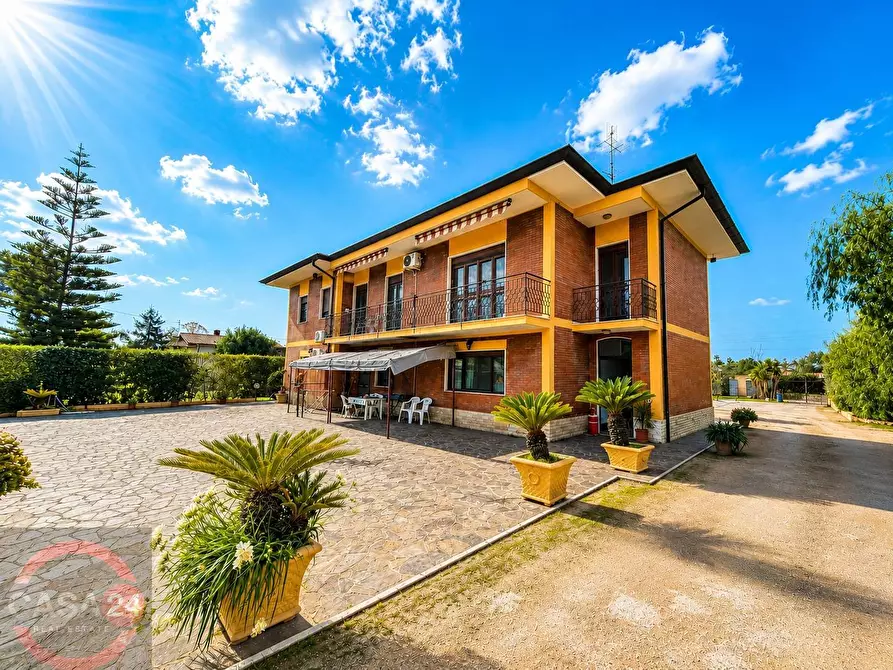 Immagine 1 di Villa in vendita  in Via Pontina, Km 80 a Latina