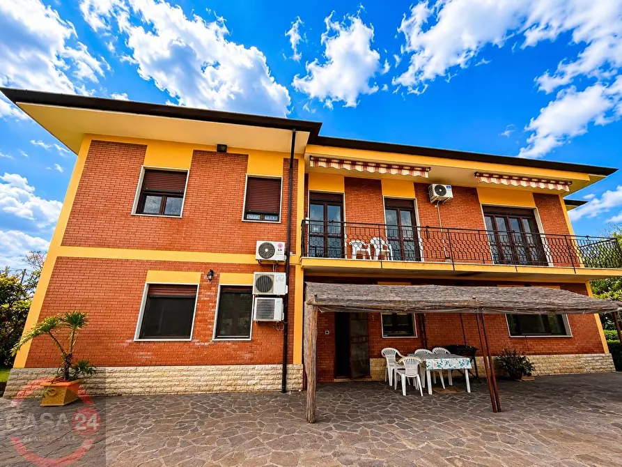 Immagine 5 di Villa in vendita  in Via Pontina, Km 80 a Latina