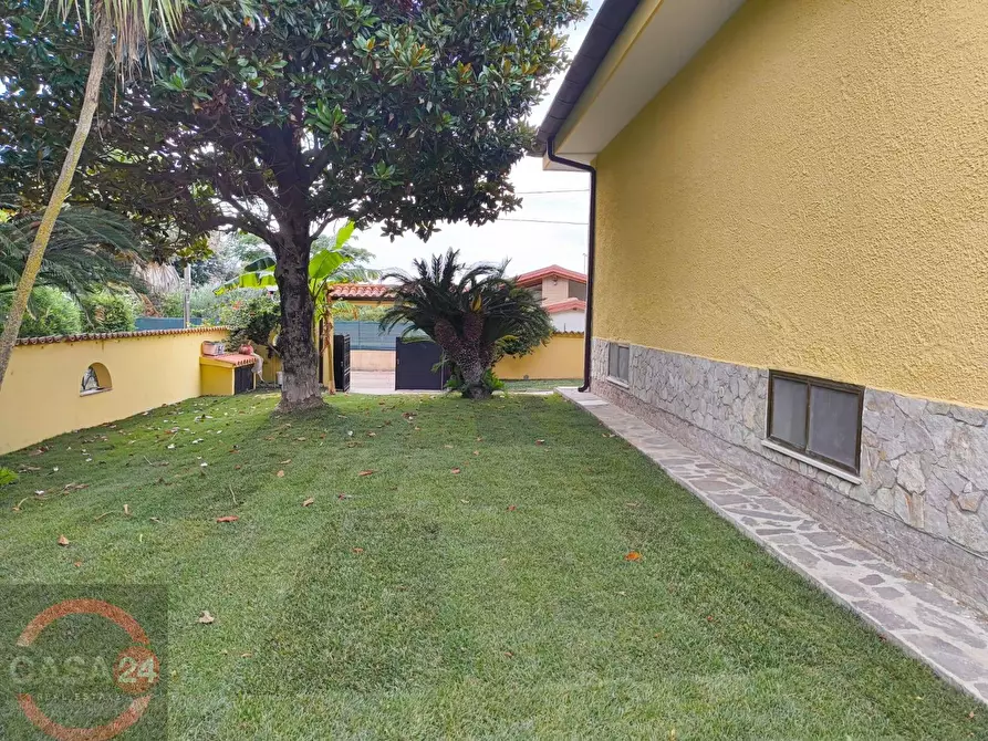 Immagine 13 di Villa in vendita  in Via Randa a Latina