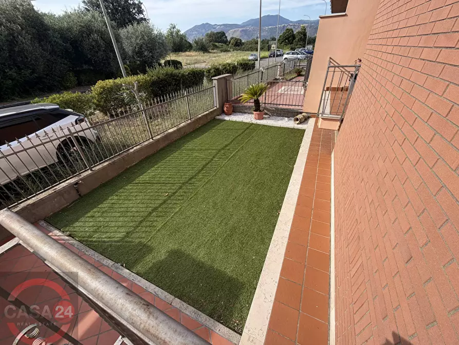 Immagine 3 di Villa in vendita  in VIA SIMPLICIO a Latina