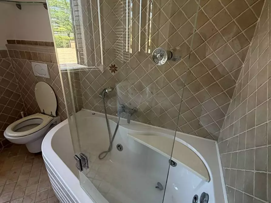 Immagine 27 di Villa in vendita  in Via Randa a Latina