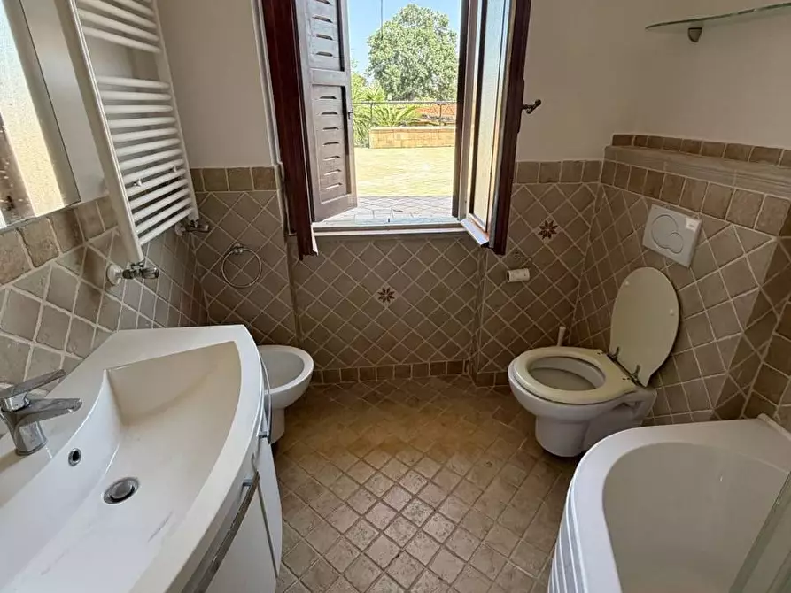 Immagine 28 di Villa in vendita  in Via Randa a Latina