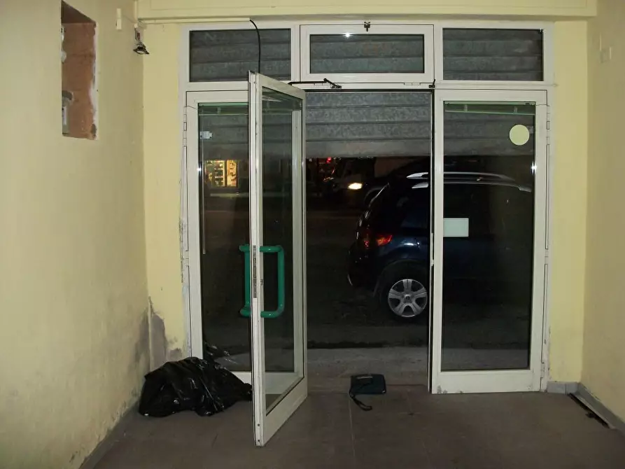 Immagine 2 di Attività commerciale in affitto  in via tosco romagnola 2155 a Cascina