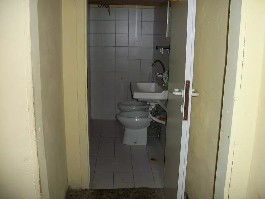 Immagine 3 di Attività commerciale in affitto  in via tosco romagnola 2155 a Cascina