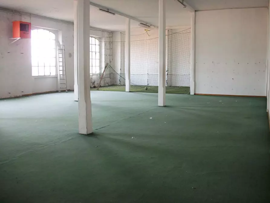 Immagine 4 di Attività commerciale in affitto  in Via Giosue' Carducci a Pisa