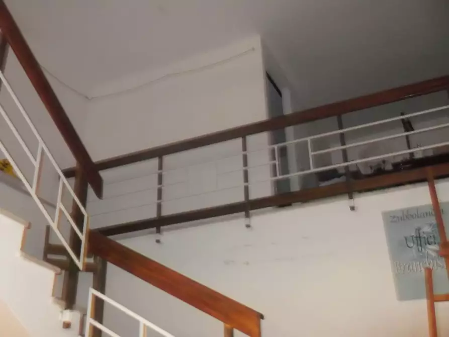 Immagine 2 di Attività commerciale in affitto  in corso italia a Pisa