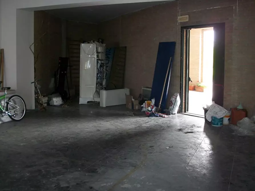 Immagine 1 di Attività commerciale in affitto  in Via emilia 123 a Pisa