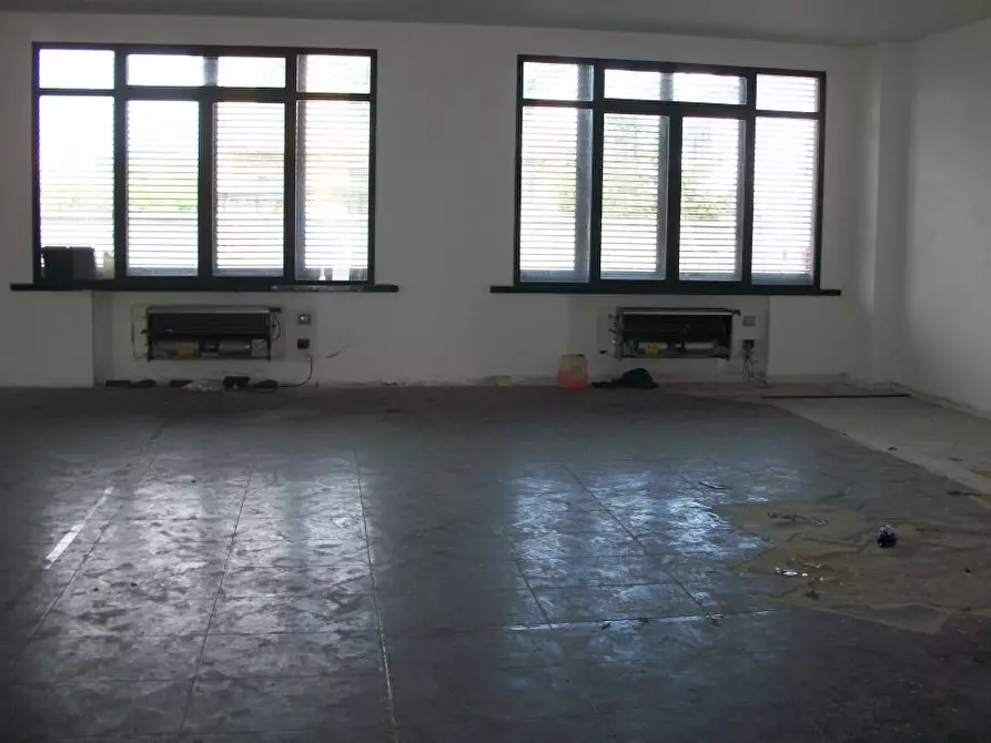 Immagine 3 di Attività commerciale in affitto  in Via emilia 123 a Pisa