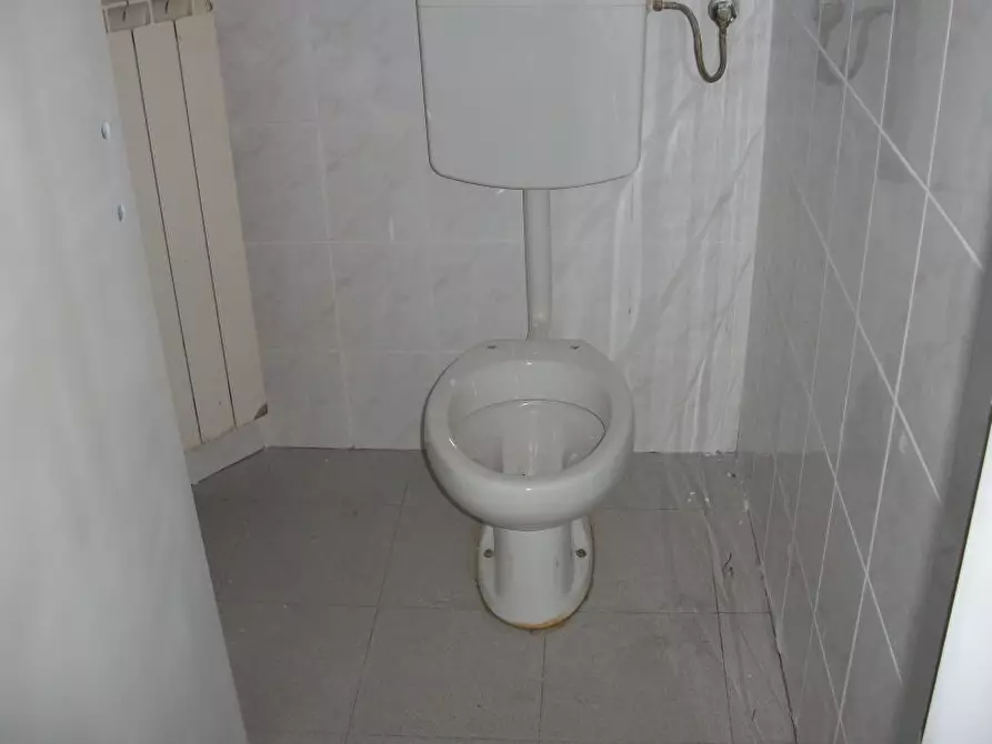 Immagine 5 di Attività commerciale in affitto  in Via emilia 123 a Pisa