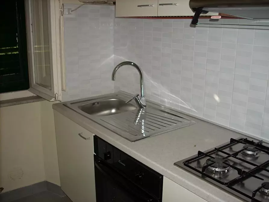 Immagine 6 di Camera in affitto  in via cammeo pisa 12 a Pisa