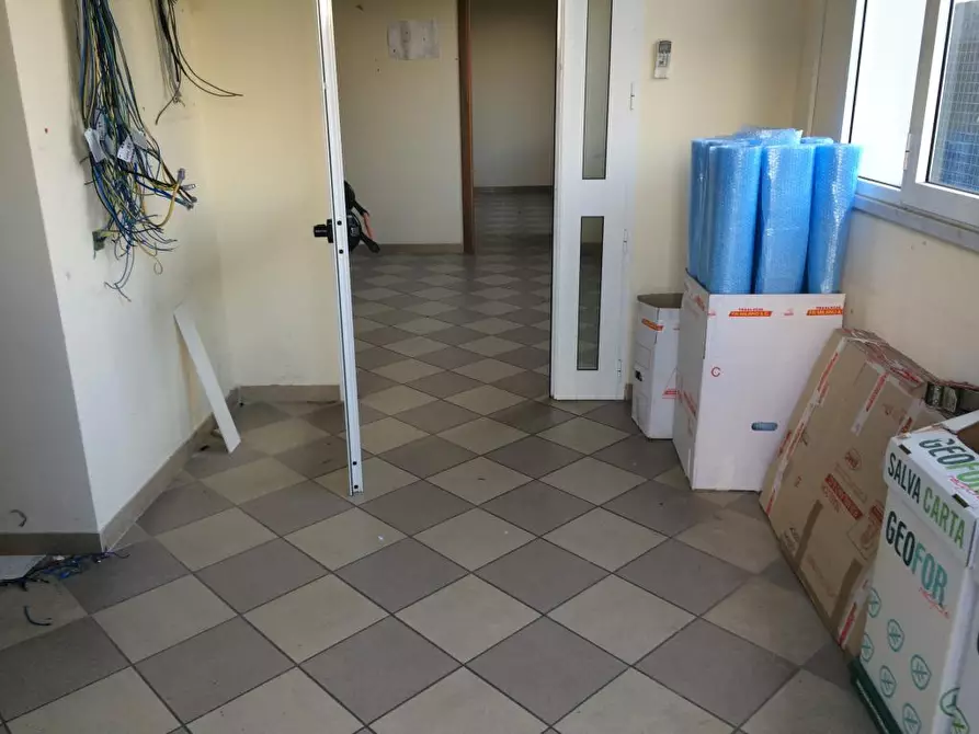 Immagine 3 di Ufficio in affitto  in via lenin - a San Giuliano Terme