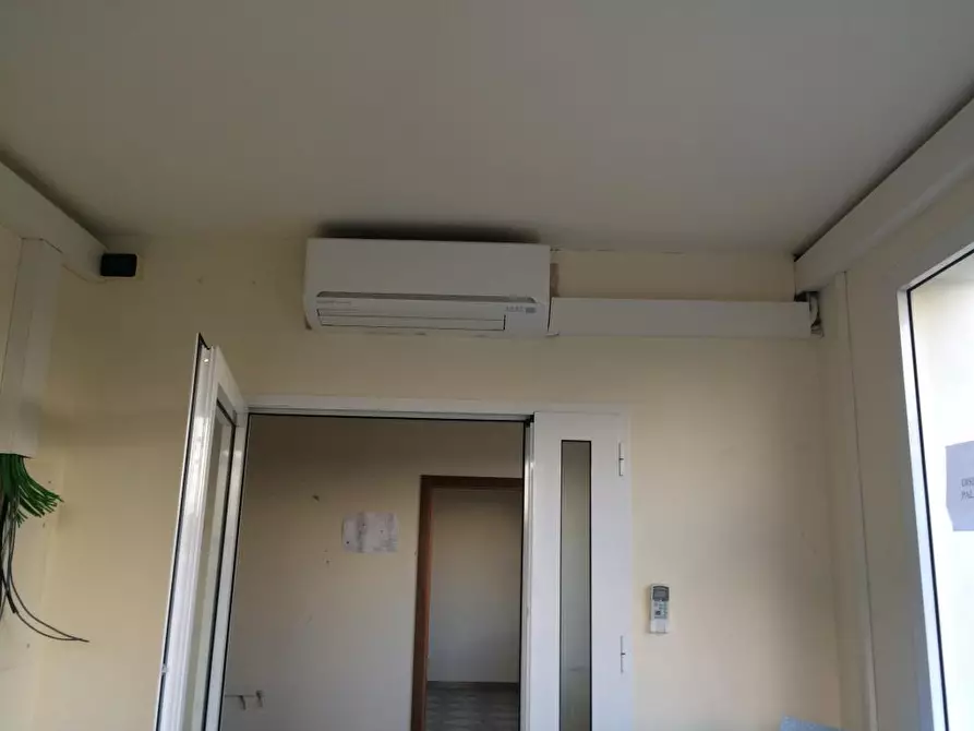Immagine 4 di Ufficio in affitto  in via lenin - a San Giuliano Terme