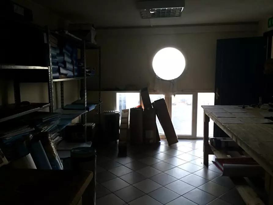 Immagine 16 di Ufficio in affitto  in via lenin - a San Giuliano Terme