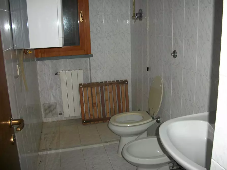 Immagine 9 di Casa indipendente in affitto  in Via Settembrini a San Giuliano Terme