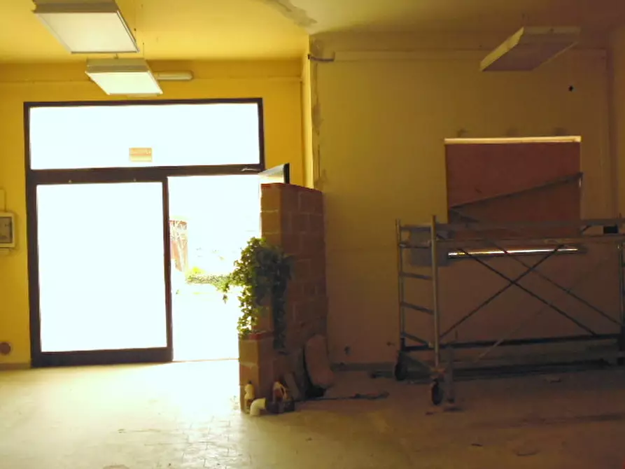 Immagine 2 di Attività commerciale in affitto  in via Tosco Romagnola 153 a Cascina