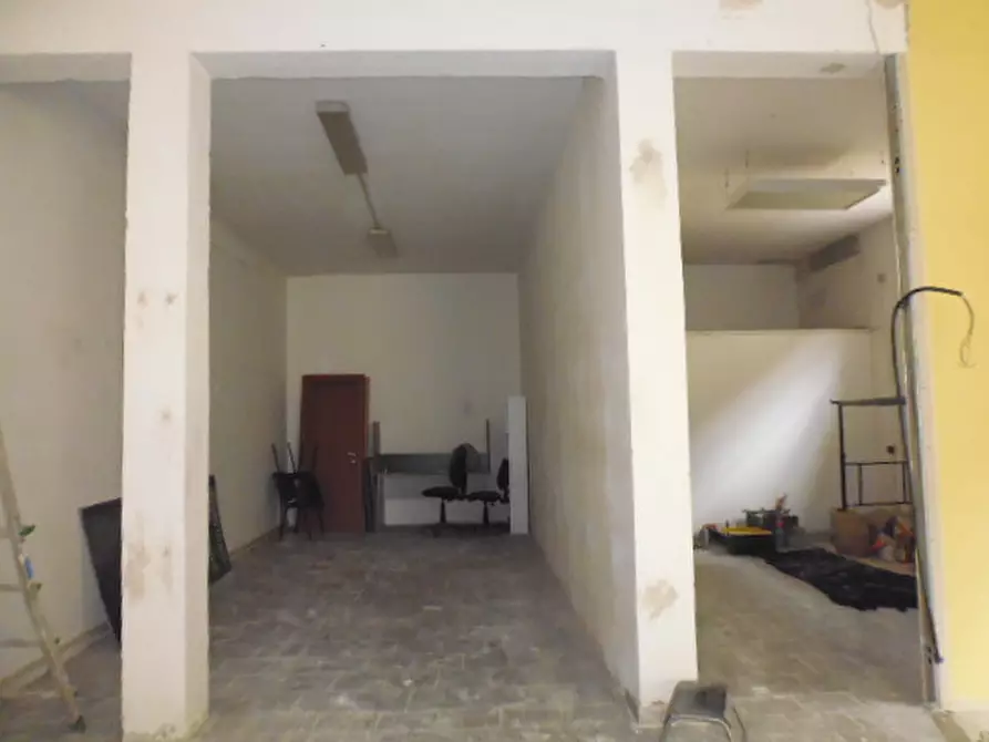 Immagine 3 di Attività commerciale in affitto  in via Tosco Romagnola 153 a Cascina