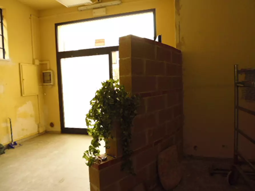 Immagine 1 di Attività commerciale in affitto  in via Tosco Romagnola 153 a Cascina