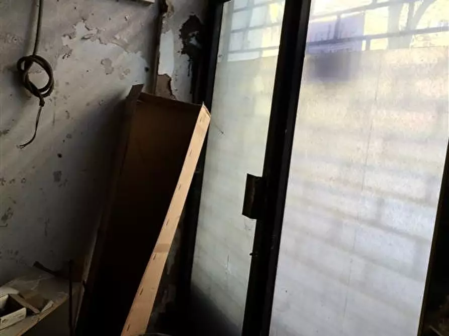Immagine 5 di Attività commerciale in affitto  in via borsi 30 a Livorno