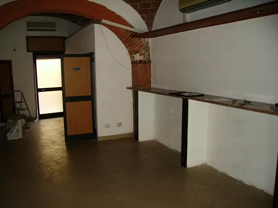 Immagine 3 di Attività commerciale in affitto  in Via Palestro a Livorno