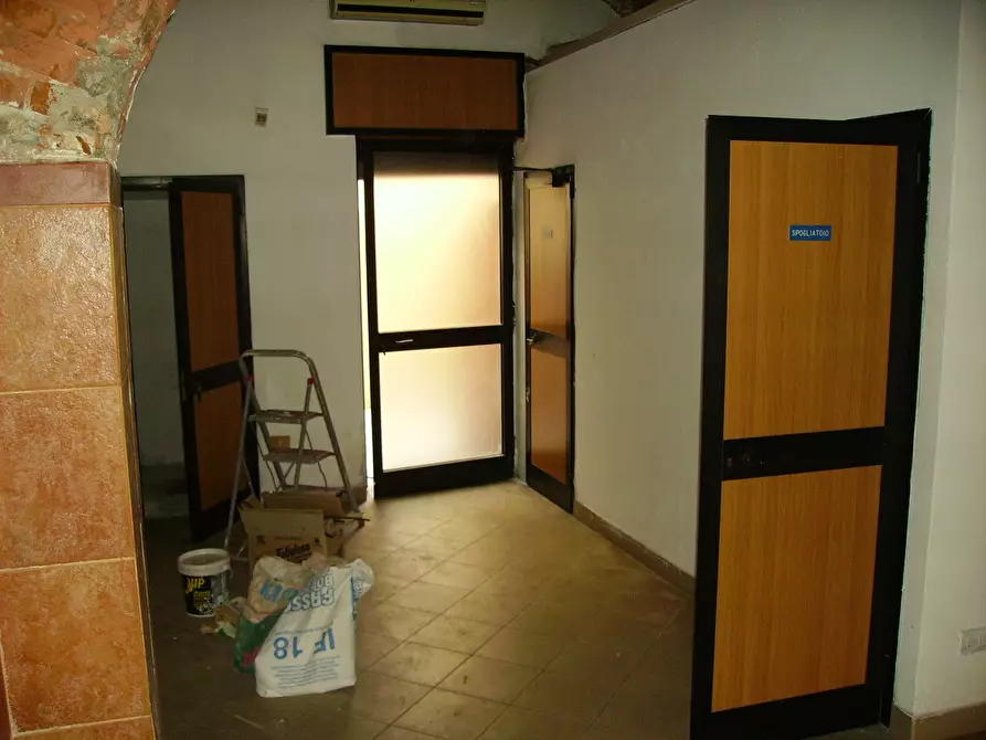 Immagine 4 di Attività commerciale in affitto  in Via Palestro a Livorno