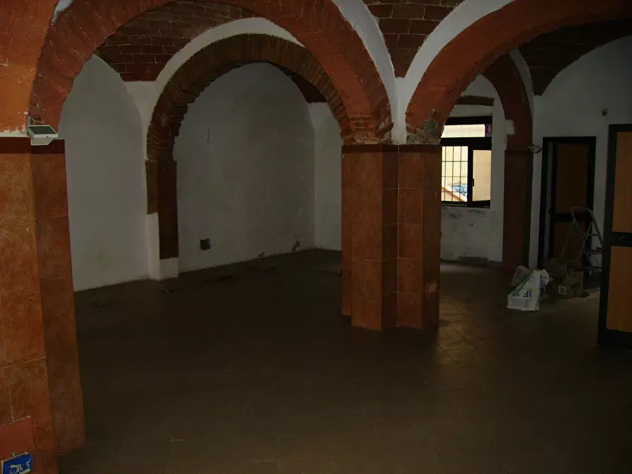 Immagine 5 di Attività commerciale in affitto  in Via Palestro a Livorno