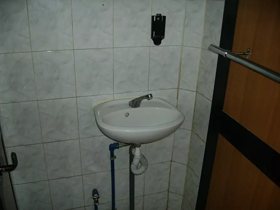 Immagine 6 di Attività commerciale in affitto  in Via Palestro a Livorno