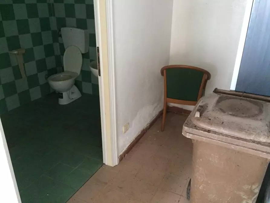 Immagine 6 di Attività commerciale in affitto  in via lenin a San Giuliano Terme