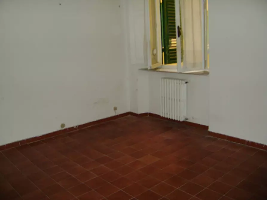 Immagine 4 di Ufficio in affitto  in Via Francesco Crispi a Livorno