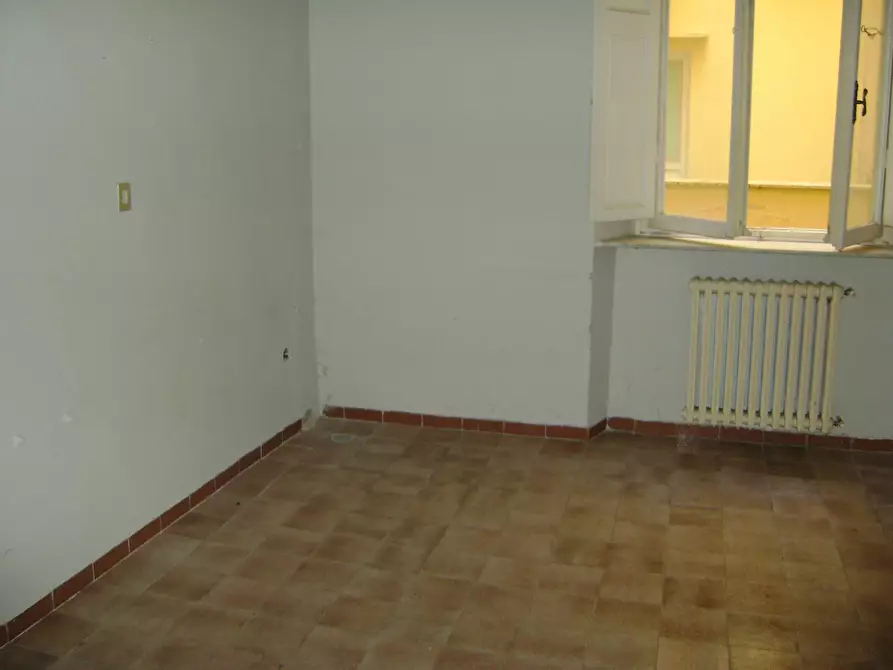 Immagine 10 di Ufficio in affitto  in Via Francesco Crispi a Livorno