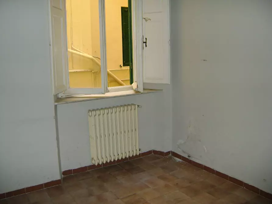 Immagine 11 di Ufficio in affitto  in Via Francesco Crispi a Livorno