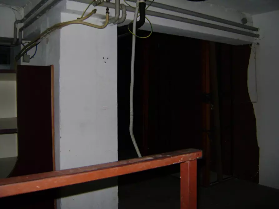 Immagine 11 di Attività commerciale in affitto  in Via Di Franco 1 a Livorno