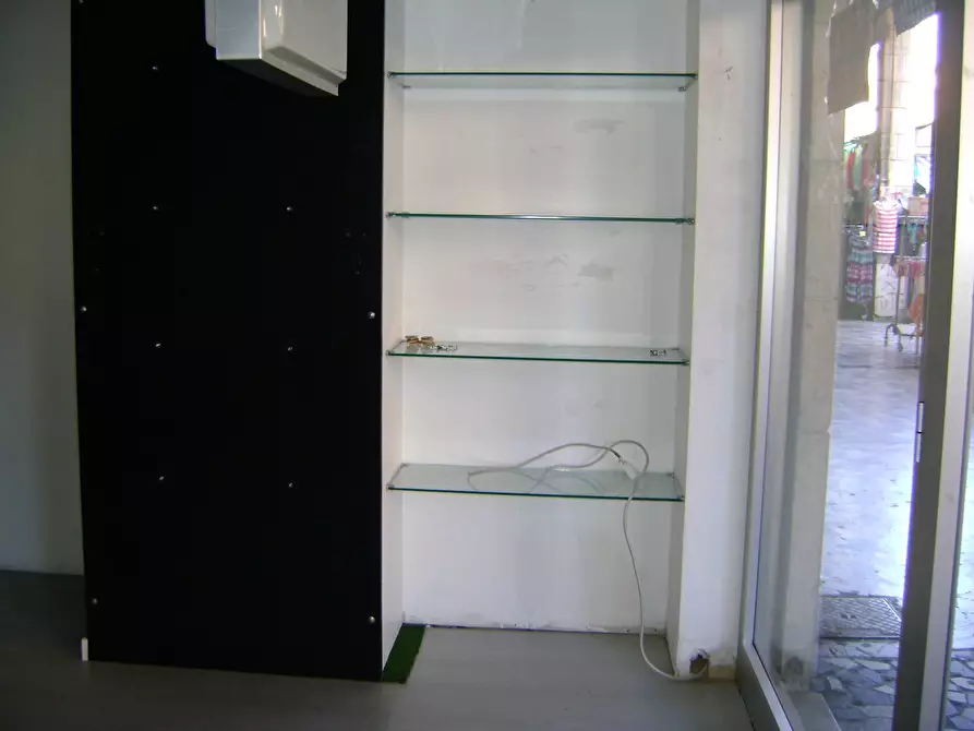 Immagine 5 di Attività commerciale in affitto  in Via Di Franco 1 a Livorno
