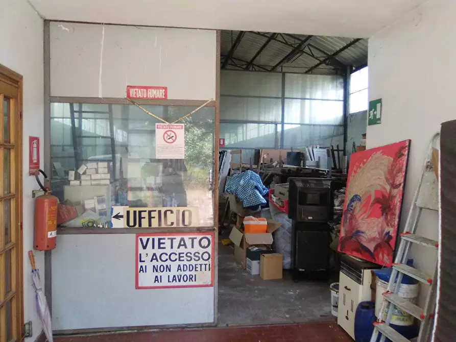 Immagine 1 di Attività commerciale in affitto  in via san iacopo a Pisa