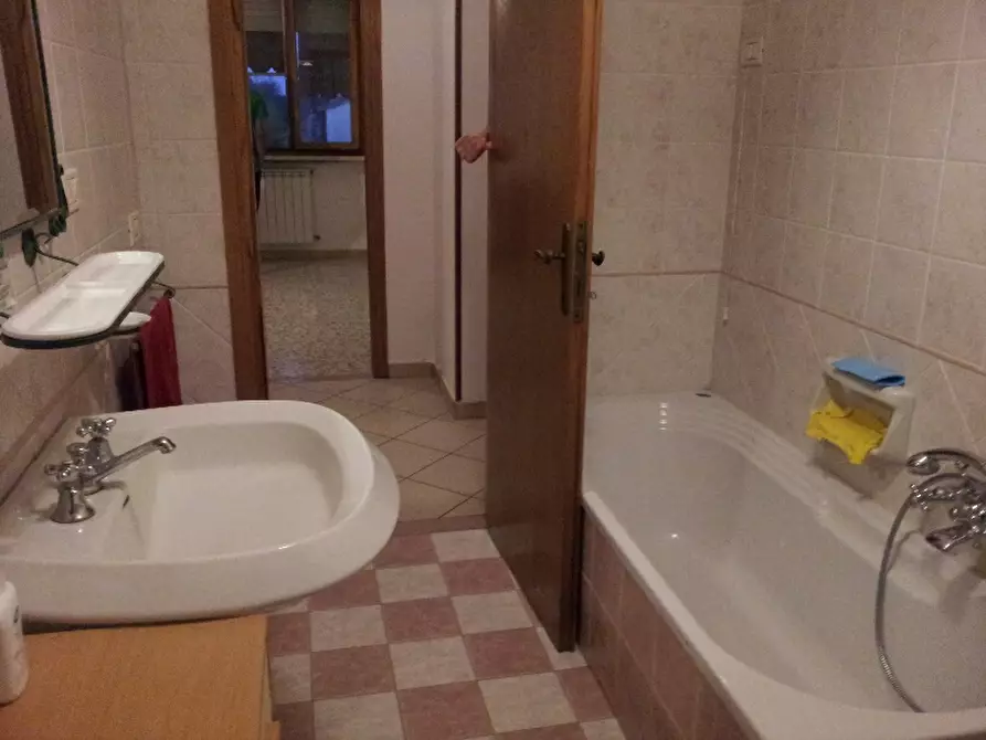 Immagine 9 di Camera in affitto  in Via Raffaello Sanzio 25 a Pisa