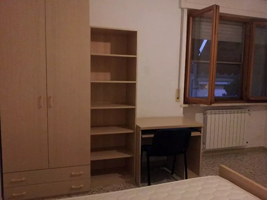 Immagine 3 di Camera in affitto  in Via Raffaello Sanzio 25 a Pisa