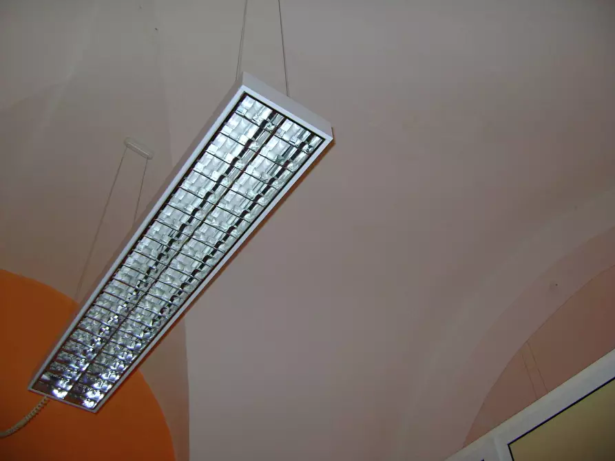 Immagine 6 di Attività commerciale in affitto  in Piazza Elia Benamozegh a Livorno