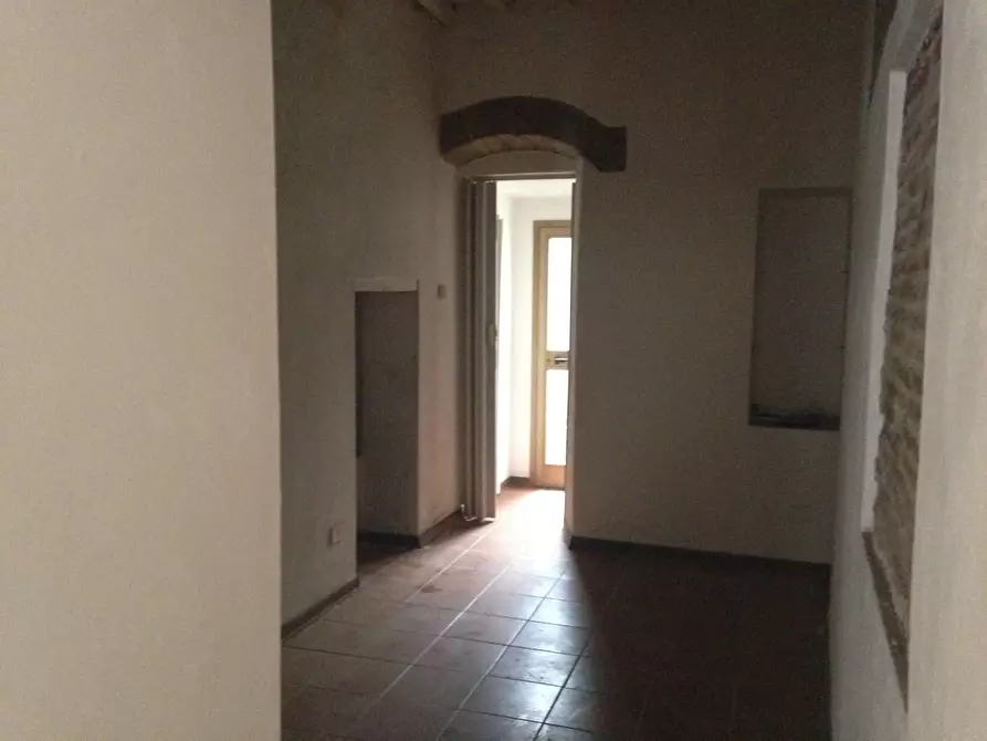 Immagine 2 di Attività commerciale in affitto  in Via Nicola Tacchinardi 3 a Livorno