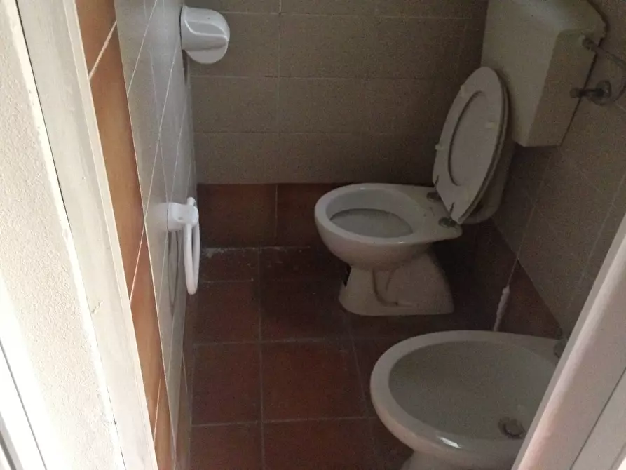 Immagine 4 di Attività commerciale in affitto  in Via Nicola Tacchinardi 3 a Livorno