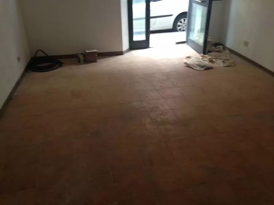 Immagine 5 di Attività commerciale in affitto  in Via Nicola Tacchinardi 3 a Livorno