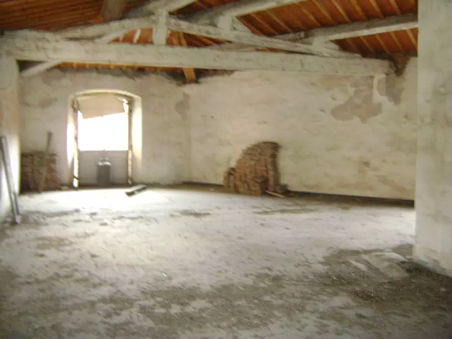 Immagine 4 di Attività commerciale in affitto  in Via Dei Pescatori 3 a Livorno