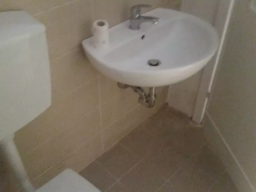 Immagine 4 di Attività commerciale in affitto  in Via Di Gello a Pisa